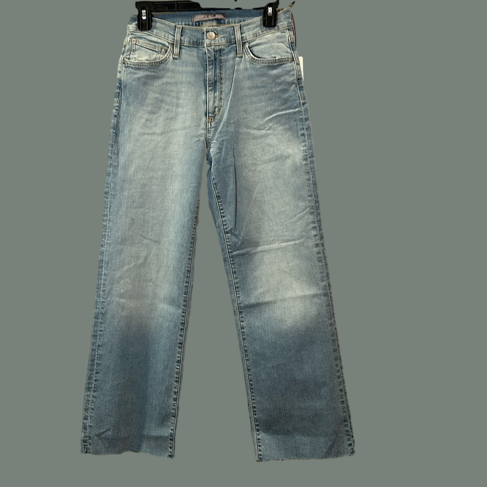 Light Wash Women’s Straight Leg Jeans